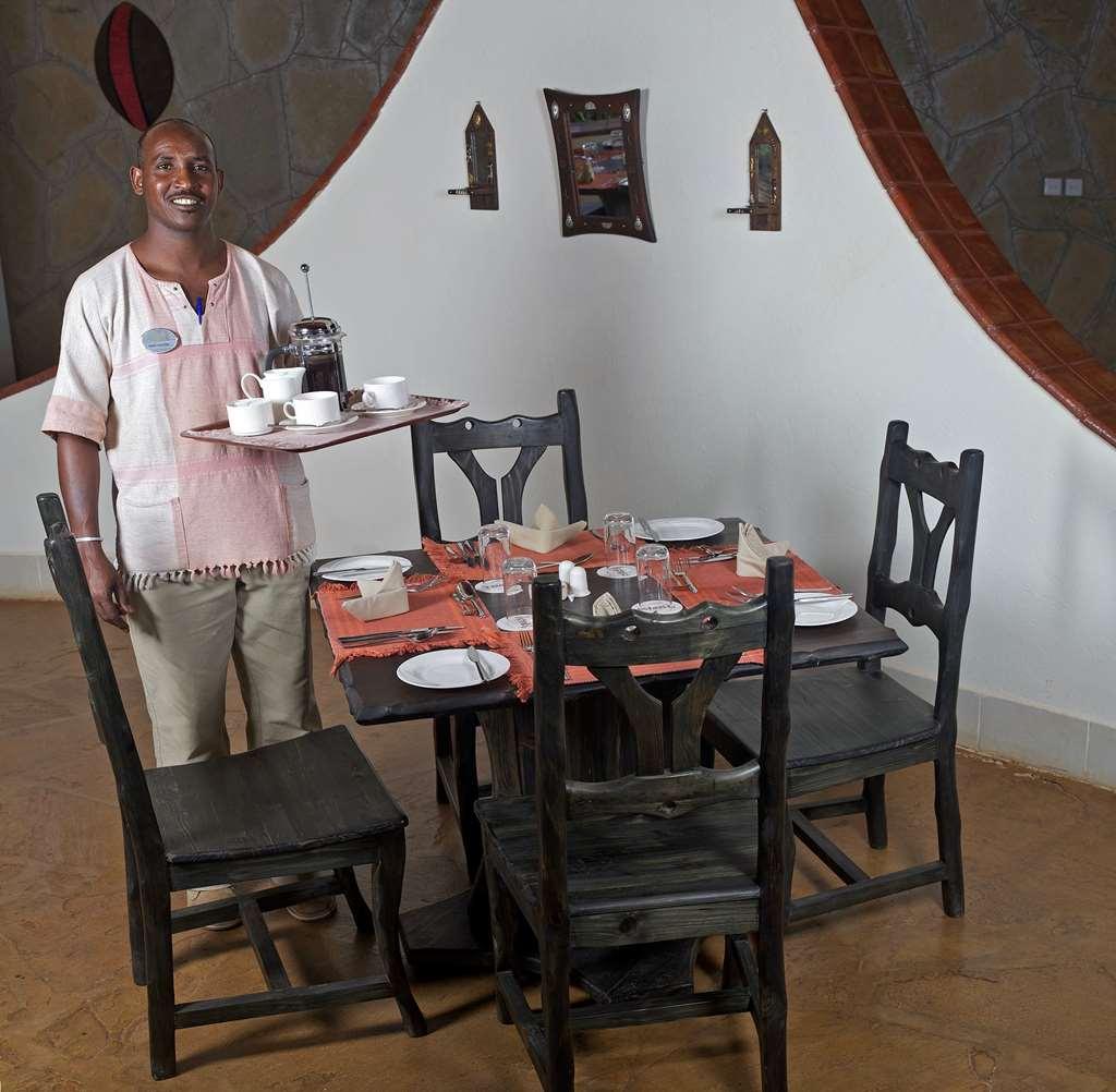 Ashnil Samburu Camp Hotel Restoran gambar