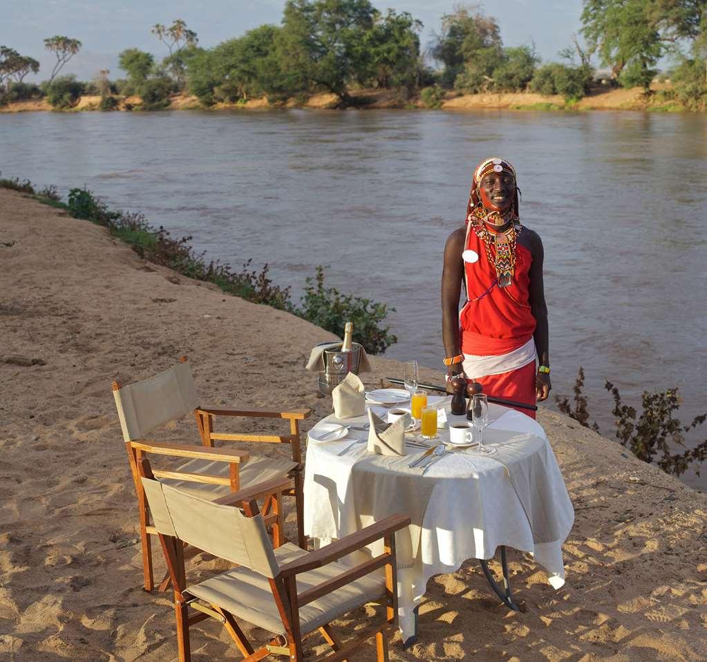 Ashnil Samburu Camp Hotel Restoran gambar